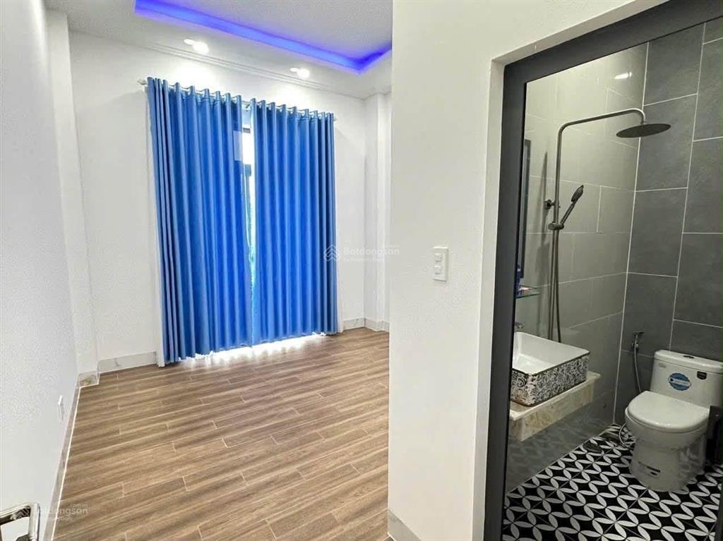 Nhà tân cổ điển hẻm nhựa 288 phú lợi, tdm vị trí đẹp trung tâm phú lợi, thủ dầu một
hẻm
