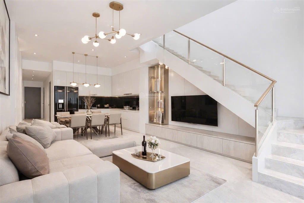 Bán nhà 1 trệt 1 lầu giá chỉ 3 tỷ 550 triệu vị trí thuận tiện cách chợ phú mỹ 50m