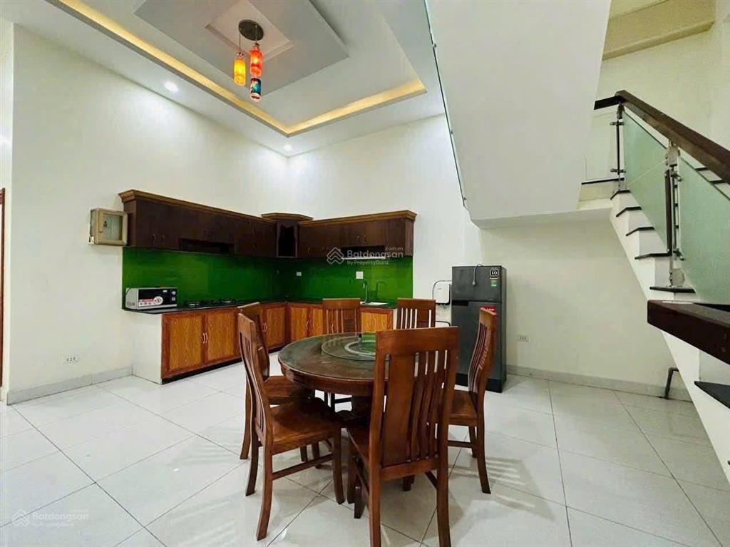 Nhà 2 lầu phú lợi  đường nhựa 6m thông diện tích 5x22 tổng 110m ( thổ cư 90 m )
giá 4 tỉ 7 