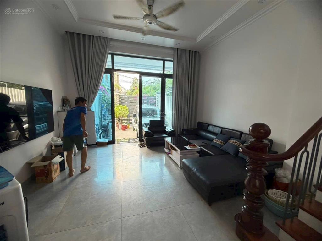 Hạ giá còn 4 tỷ 9 nhà đối diện dê ninh bình cách huỳnh văn luỹ chỉ 200m
phường phú lợi