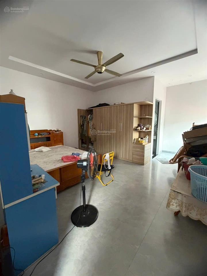 Hạ giá còn 4 tỷ 9 nhà đối diện dê ninh bình cách huỳnh văn luỹ chỉ 200m
phường phú lợi