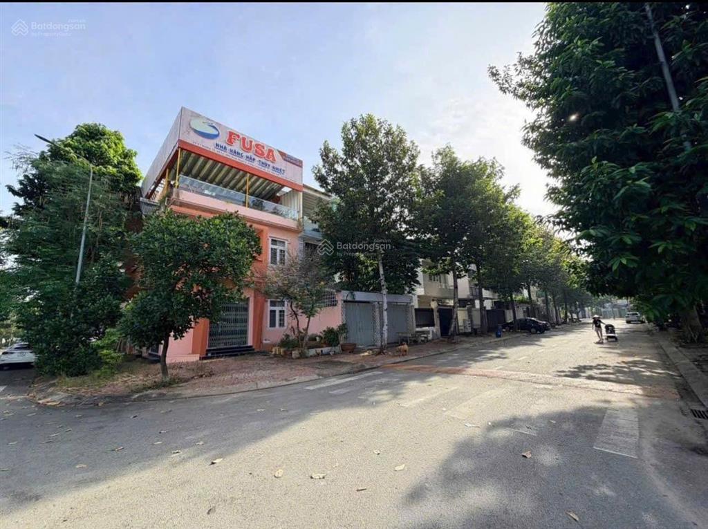 Giảm giá bán gấp chỉ 8.3ty nhà lô góc siêu vip kdc hiệp thành 3 căn góc đẹp vị trí cực hiếm