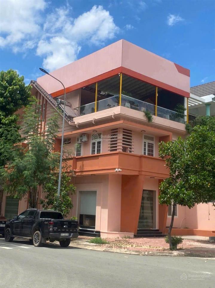 Giảm giá bán gấp chỉ 8.3ty nhà lô góc siêu vip kdc hiệp thành 3 căn góc đẹp vị trí cực hiếm
