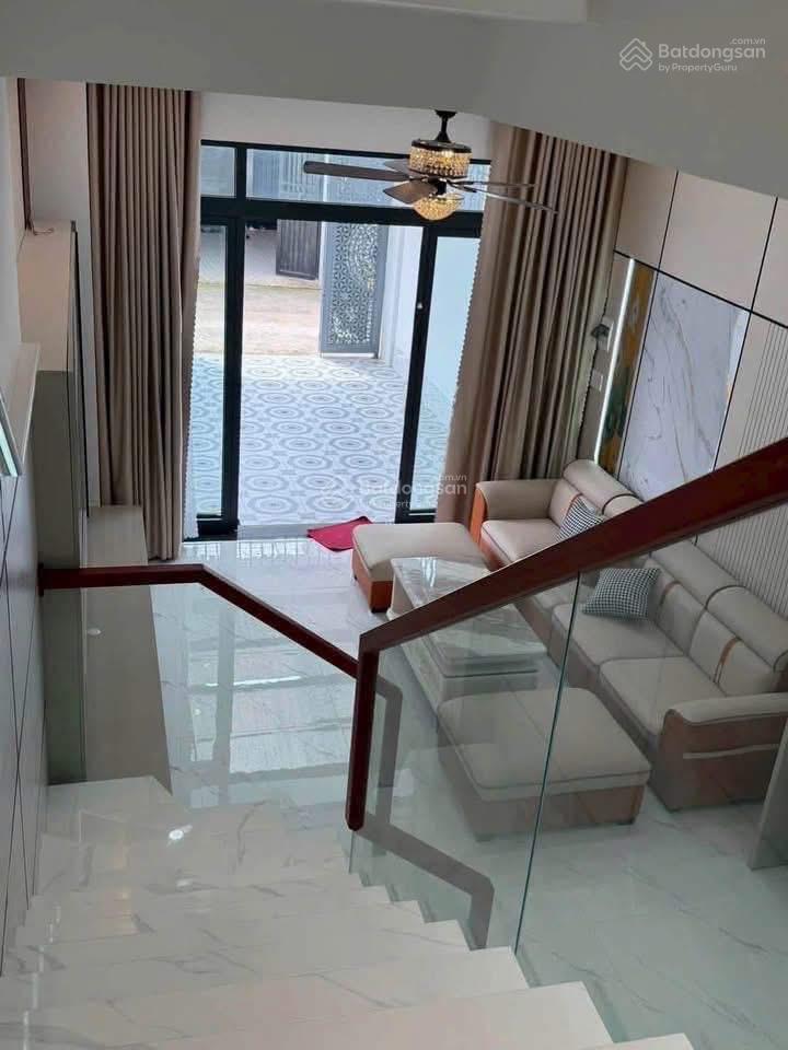 Bán nhà phú mỹ tdm | nhánh dx031 kết cấu 3 pn, 1 phòng sinh hoạt chung, 3 wc riêng sân xe hơi