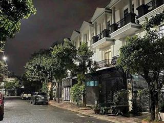 Cho thuê nhà 4pn 4wc nội thất cơ bản khu đô thị phúc đạt phú lợi