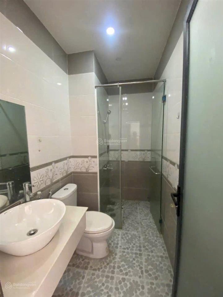 Cho thuê nhà 4pn 4wc nội thất cơ bản khu đô thị phúc đạt phú lợi