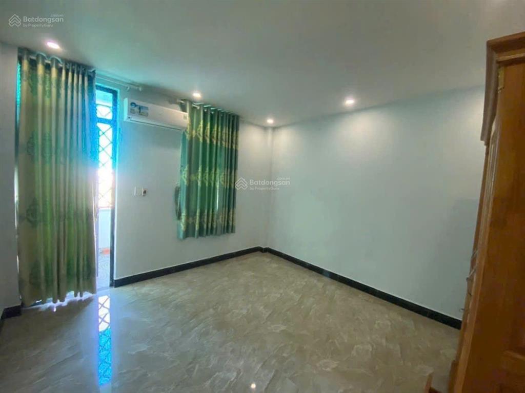 Cho thuê nhà 4pn 4wc nội thất cơ bản khu đô thị phúc đạt phú lợi