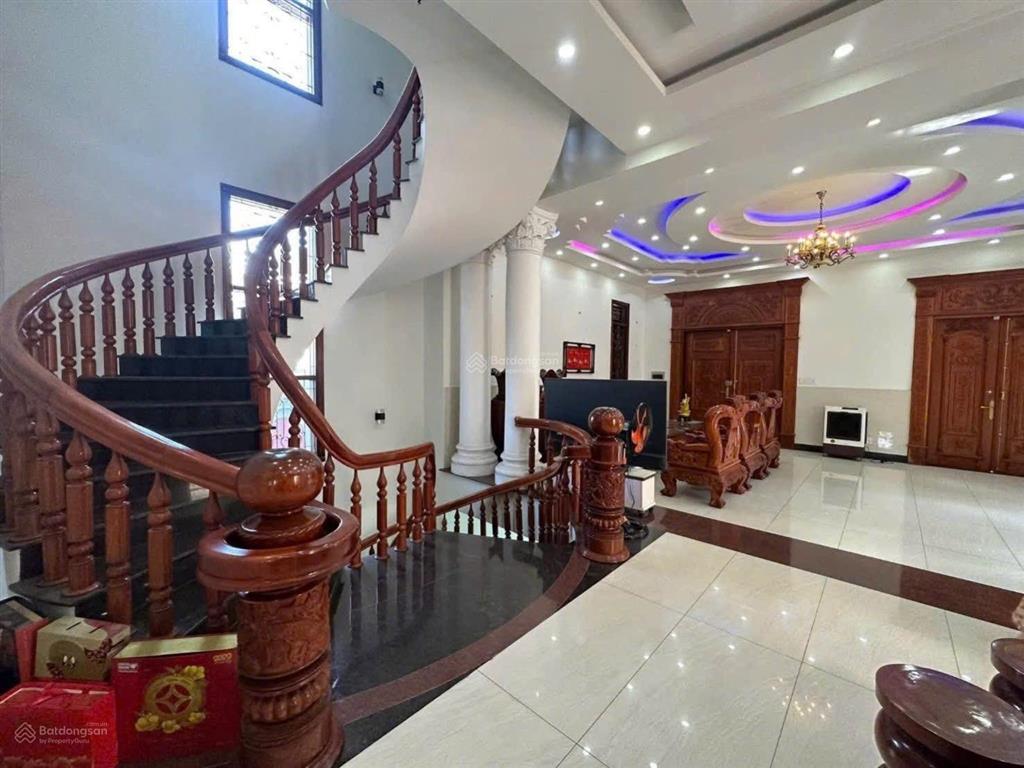 Cho thuê biệt thự mặt tiền nguyễn đức thuận hiệp thành