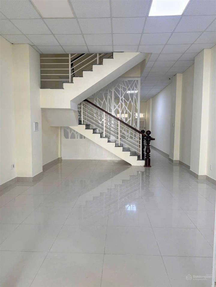 Cho thuê nhà 4pn 4wc 2 lầu 1 trệt khu dân cư hiệp thành 3