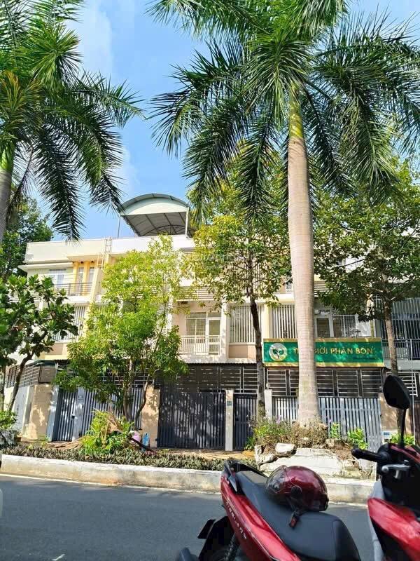 Cho thuê nhà 4pn 4wc 2 lầu 1 trệt khu dân cư hiệp thành 3