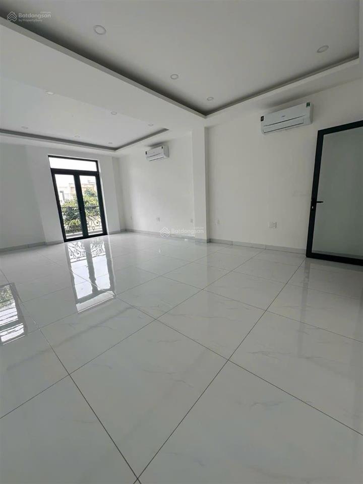 Cho thuê nhà 7pn 5wc có thang máy mặt tiền hoàng hoa thám phú lợi