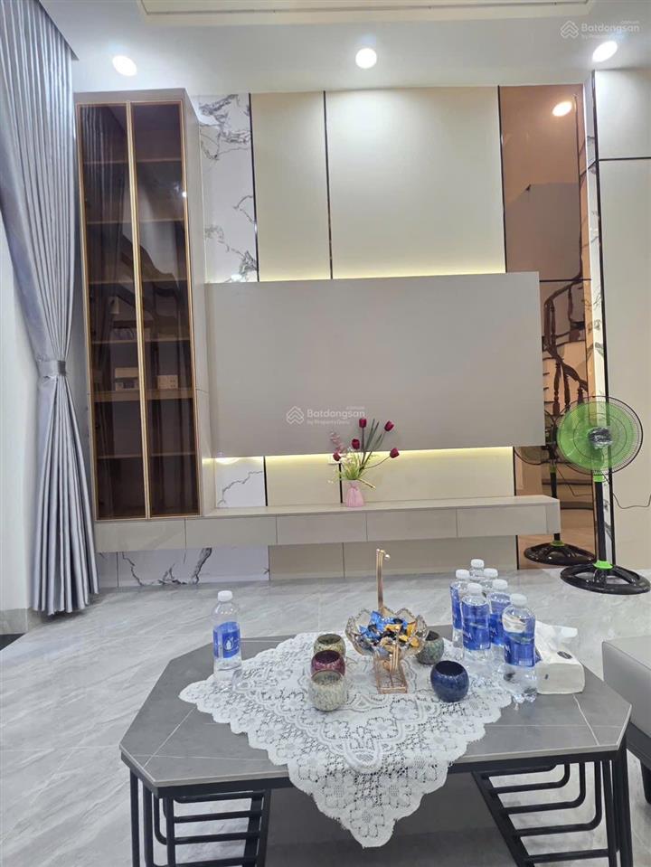 Bán nhà tân cổ điển 4pn nhánh hẻm 269 nguyễn thị minh khai