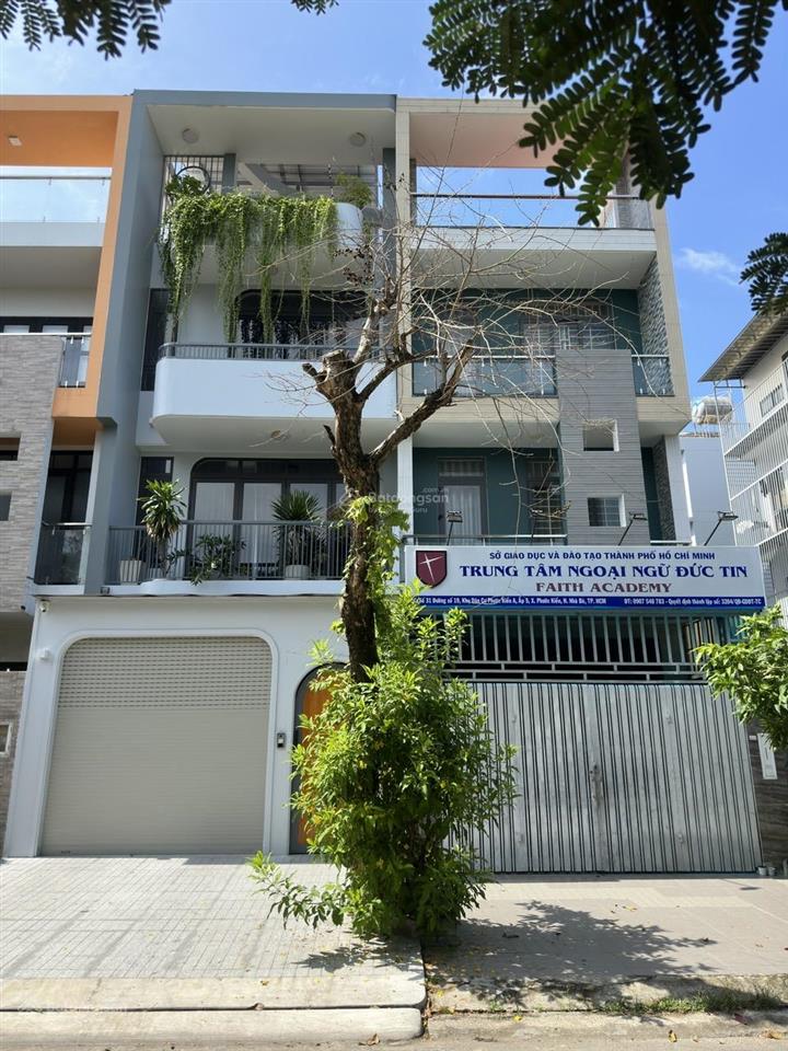 Bán gấp căn nhà phố có hầm view công viên kdc sadeco phước kiển a, giá 13,7tỷ