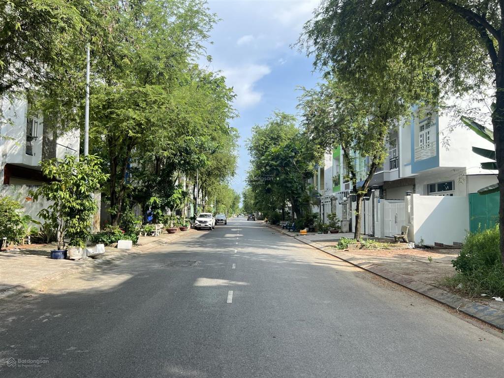Cho thuê nhà 1 trệt 3 lầu kdc sadeco phước kiển a, tp. hcm giá 19tr/tháng