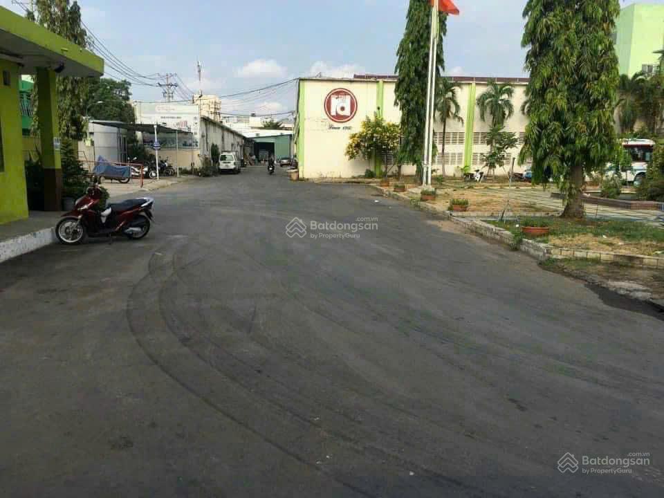 Cho thuê kho xưởng 550m2 lạc long quân, đường xe công, có pccc