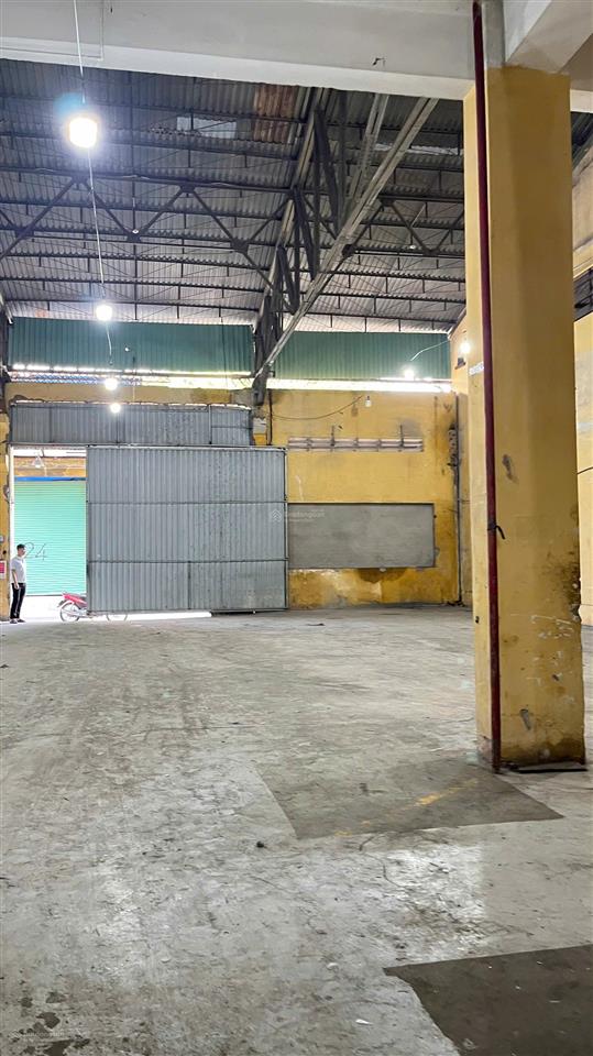 Cho thuê kho xưởng 550m2 lạc long quân, đường xe công, có pccc