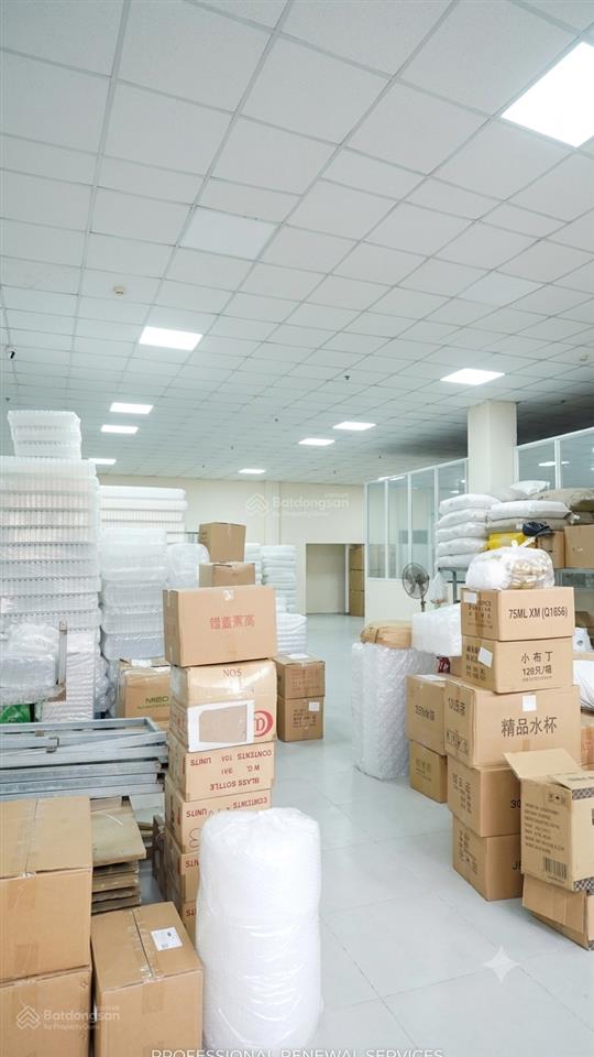 Cho thuê cụm kho xưởng 650m2 hòa bình, tân phú, đường công