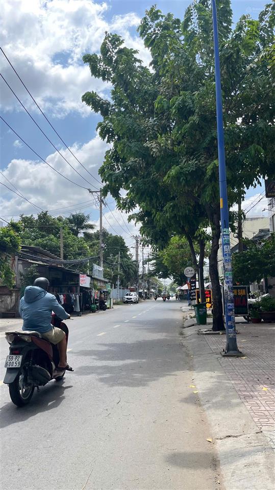 Cho thuê kho xưởng 1400m2 gần kcn tân bình, có pccc, đường công
