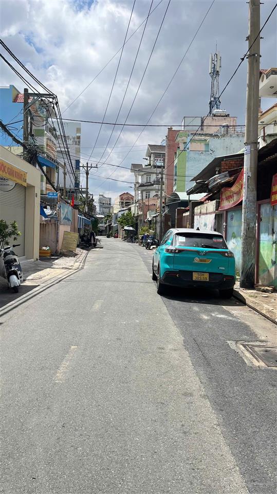 Cho thuê nhà cấp 4 (7x30m) đường hoà bình, tân phú, đường công