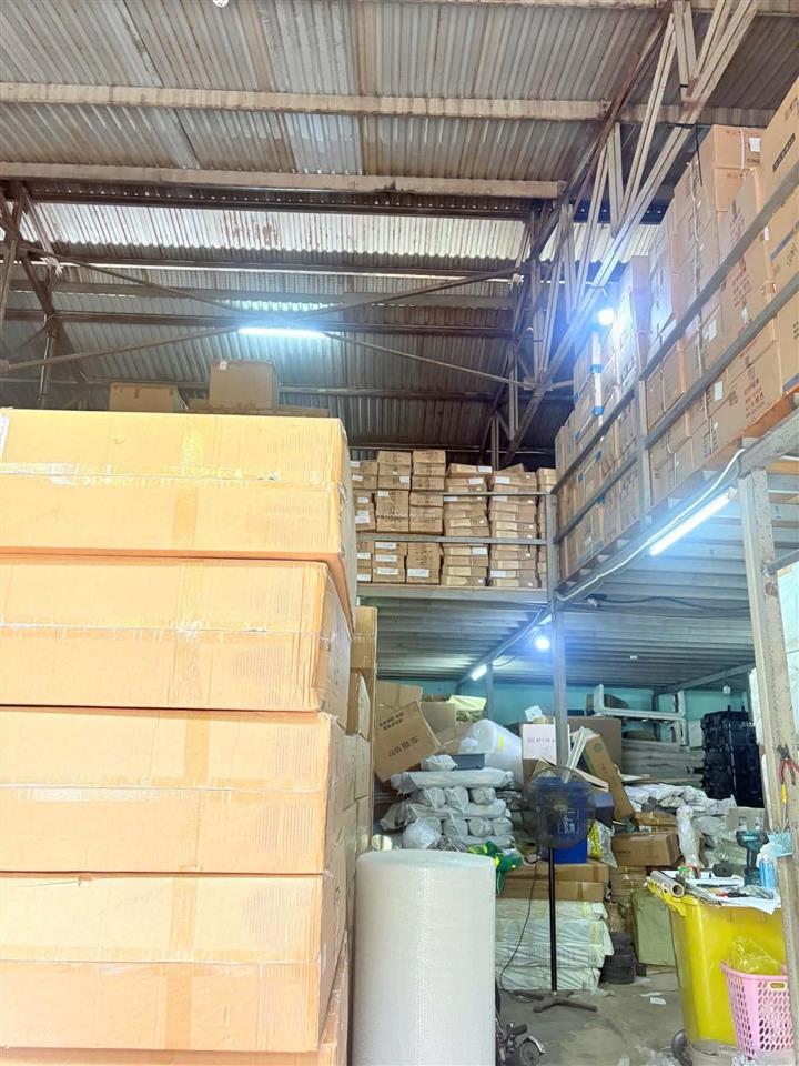 Cho thuê kho xưởng 1062m2 đường bờ bao tân thắng, siêu thị aeon tân phú