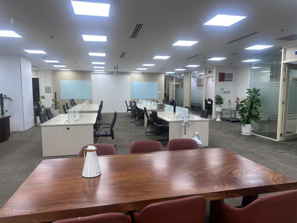 Cho thuê văn phòng golden king dt 330m² giá 70tr phú mỹ hưng quận 7