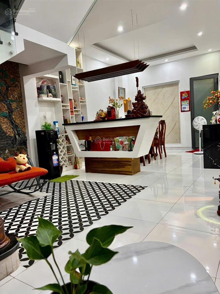 Bán nhà gấp lê văn lương, 96m2 trệt 2 lầu giá 11,890ty hẻm 902