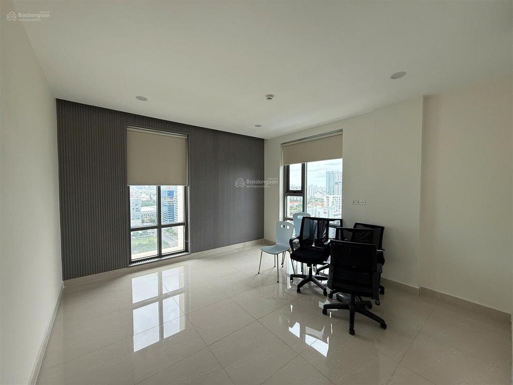 Cho thuê văn phòng golden king, 130m2, 29 triệu phú mỹ hưng quận 7