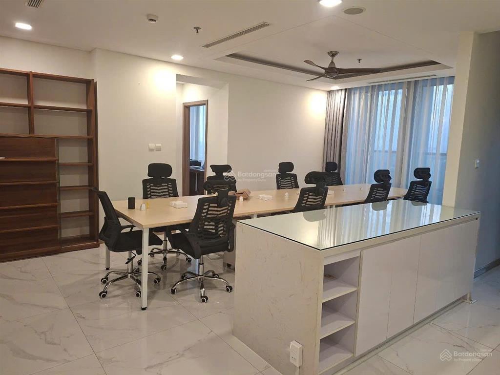 Cho thuê văn phòng golden king, 130m2, 29 triệu phú mỹ hưng quận 7