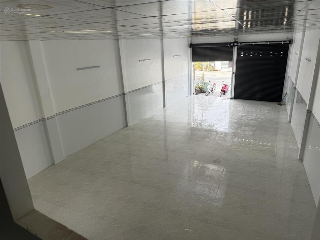 Chính chủ cần bán mặt tiền đường nguyễn văn tuôi, xã bến lức.