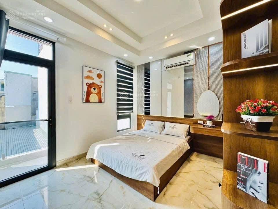 Bán tòa nhà chdv nguyễn trãi  quận 1