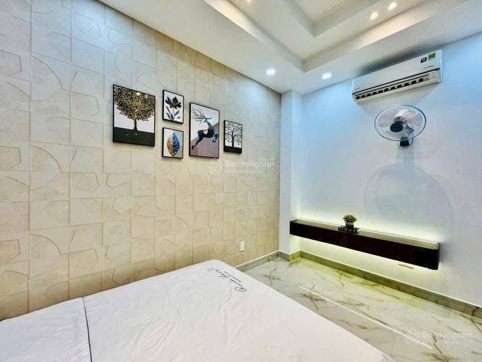 Bán tòa nhà chdv nguyễn trãi  quận 1