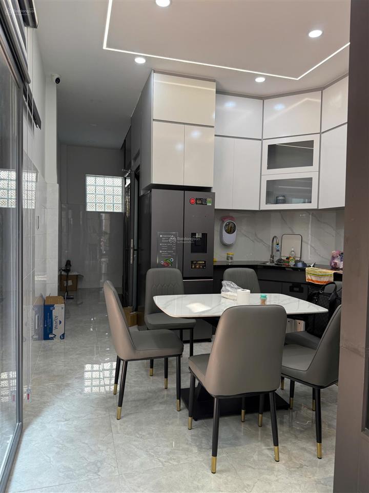 Bán tòa nhà chdv 5 tầng lầu 13pn  13 wc