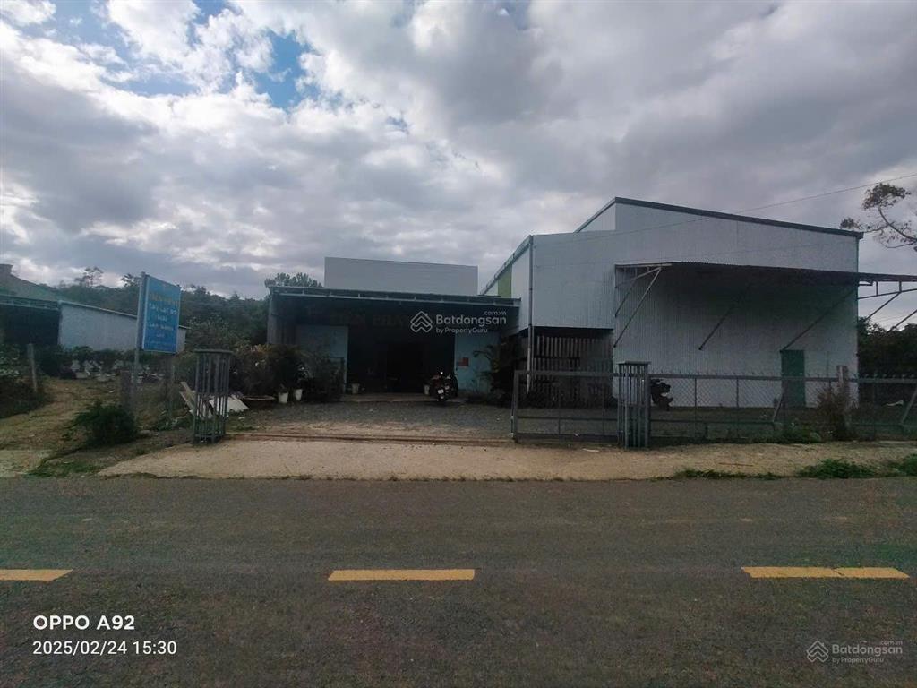Cần bán gấp đất thổ cư đang kinh doanh dịch vụ thể thao cho dòng tiền tốt tại tân lạc