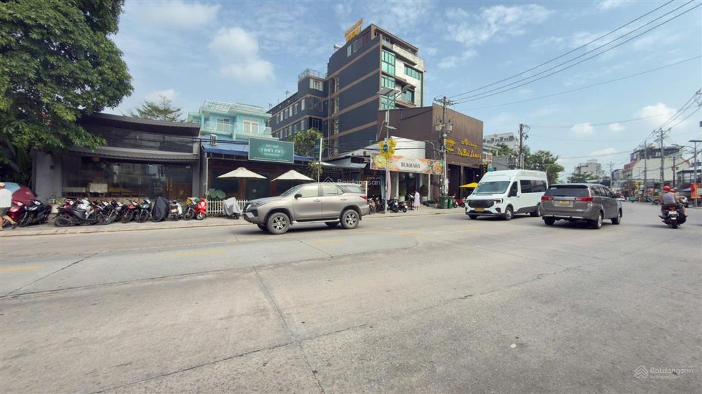 Bán 200m2 mặt tiền trần hưng đạo cách chợ đêm 100m, mt 7.25m 121m2 thổ cư sản phẩm khan hiếm