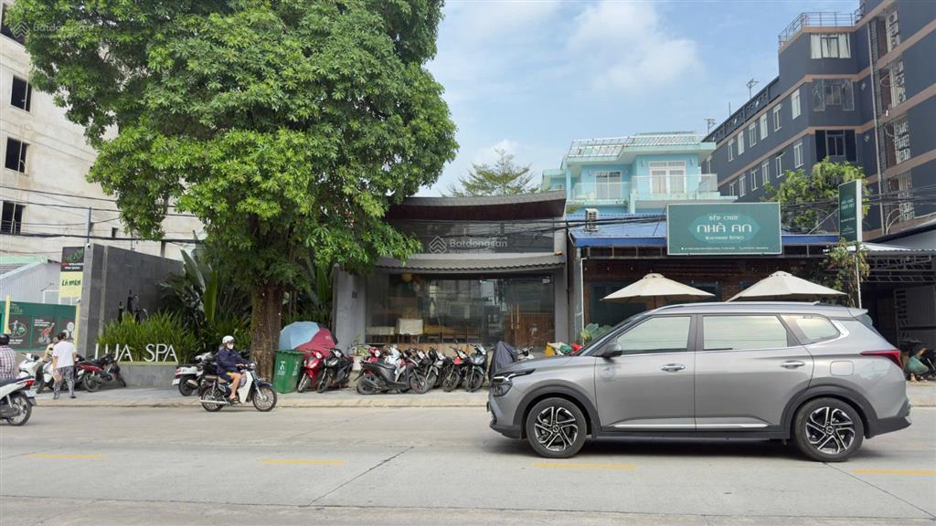 Bán 200m2 mặt tiền trần hưng đạo cách chợ đêm 100m, mt 7.25m 121m2 thổ cư sản phẩm khan hiếm