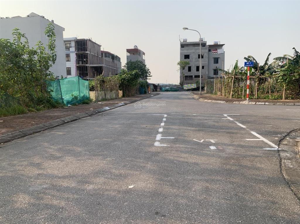 Hàng hiếm trên thị trường 60m2 tái định cư trâu quỳ, đường 13m vỉa hè rộng, gần hồ điều hòa