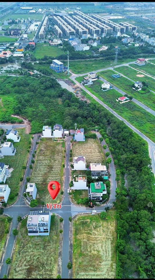 Cần bán nhanh nền đất btsl kdc nam phan quận 9,nền đẹp không vướng cột đèn,cống, giá chỉ 90tr/m2.