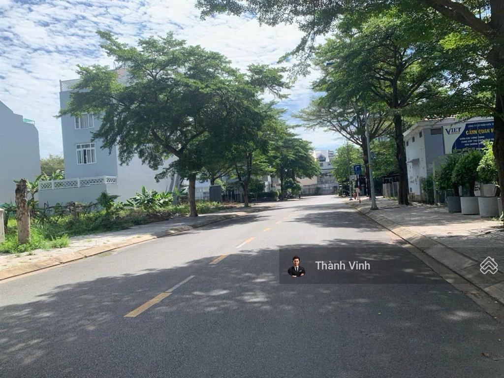 Cần bán lô đẹp sát góc,giá tốt đầu tư,diện tích 154m2 vị trí đẹp.lô btđl 300m2 công viên view sông.