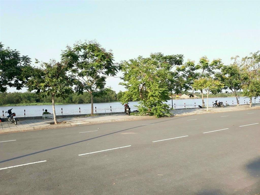 Cần bán lô đất sổ đỏ 8m x 19m kdc đại học mở  bcr , sổ cá nhân giá bán chính chủ,công chứng ngay.