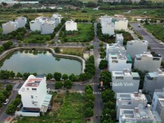 Bán gấp nền 100m2 hướng đông nam, đường 12m, không vướng hố ga tủ điện,giá chốt bán chỉ 8 tỷ.