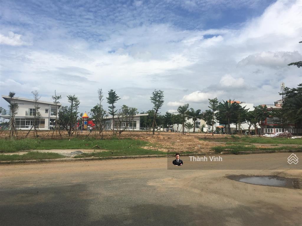 Đẳng cấp trục đường 25m kdc nam long  ngang 6m cực đẹp  hướng đông nam