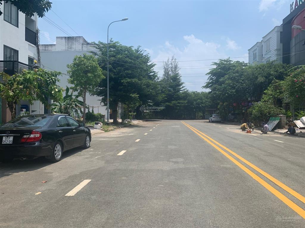 Bán nhà 6m x 20m kdc hưng phú quận 9, hướng đông nam, nhà đẹp mới xây, sổ hồng chính chủ.