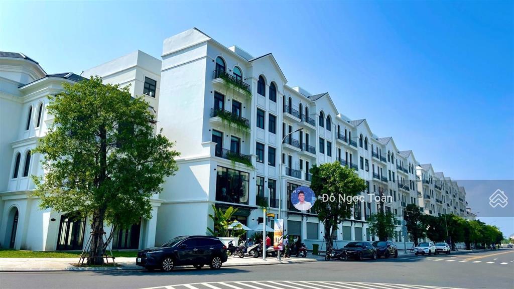 Cho thuê nhà phố 126m2 vinhomes grand park