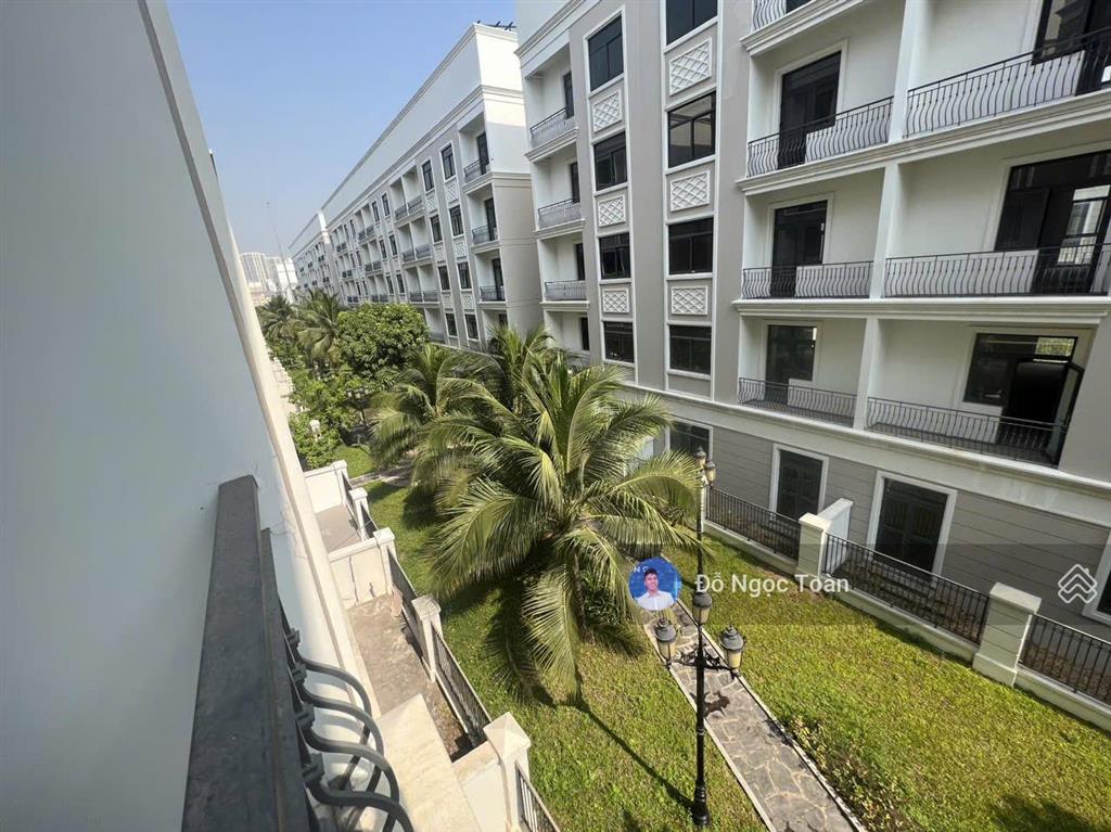 Cho thuê nhà phố 144m² tại vinhomes grand park, có thang máy, có máy lạnh