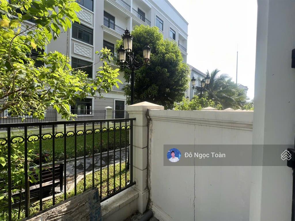 Cho thuê nhà phố 144m² tại vinhomes grand park, có thang máy, có máy lạnh