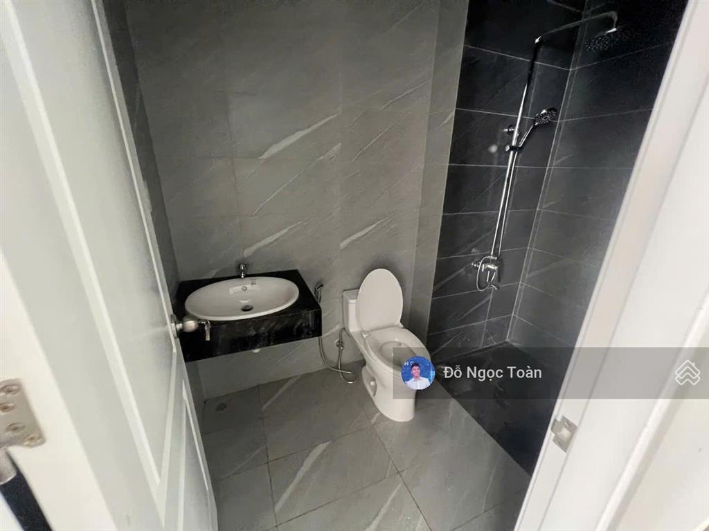 Cho thuê nhà phố 144m² tại vinhomes grand park, có thang máy, có máy lạnh