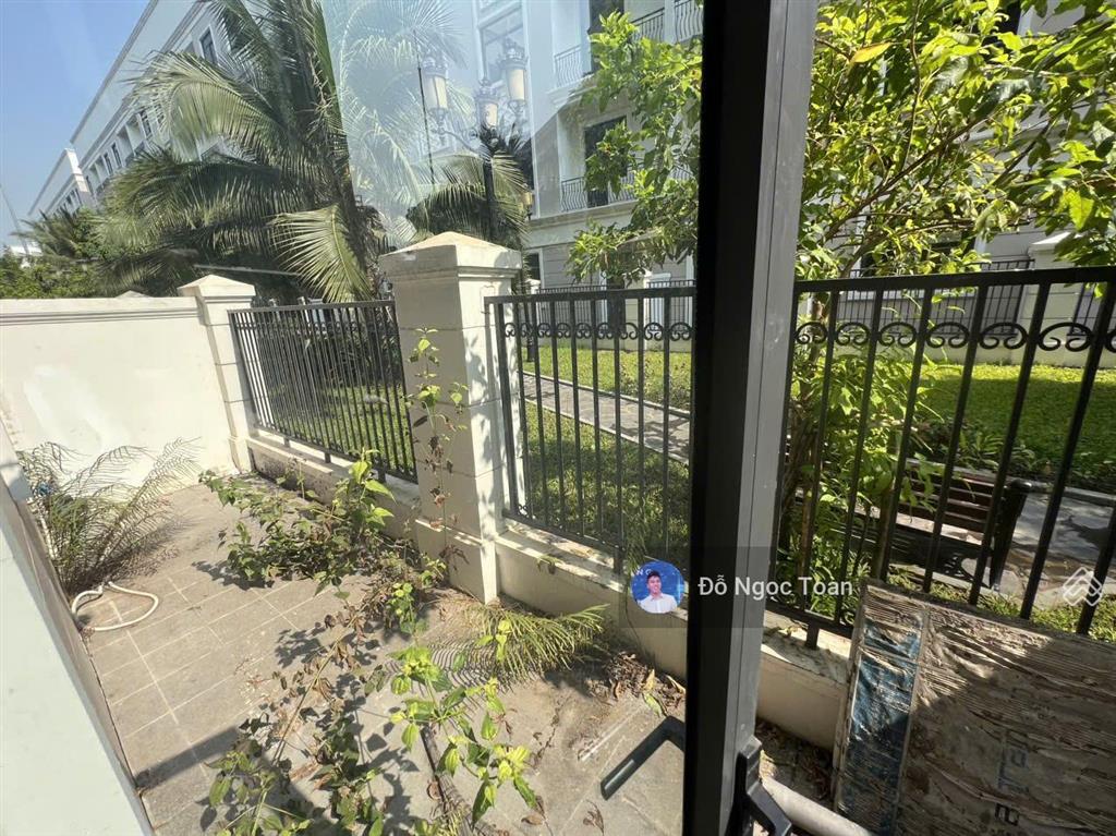 Cho thuê nhà phố 144m² tại vinhomes grand park, có thang máy, có máy lạnh