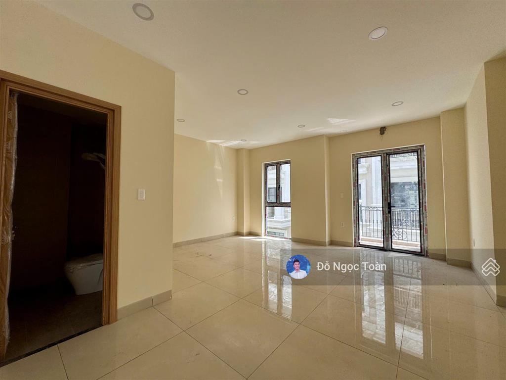Cho thuê biệt thự hoàn thiện 200m² tại vinhomes q9. giá chỉ 35tr/tháng