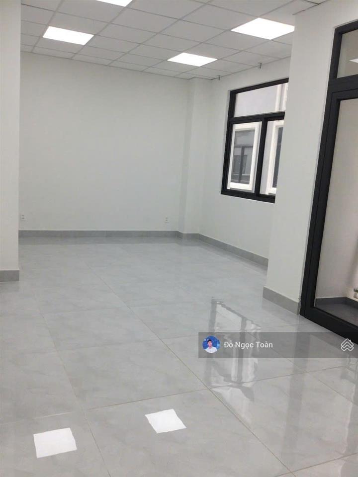 Cho thuê nhà phố 144m2 5 tầng tại vinhomes grand park  giá 40tr/tháng.