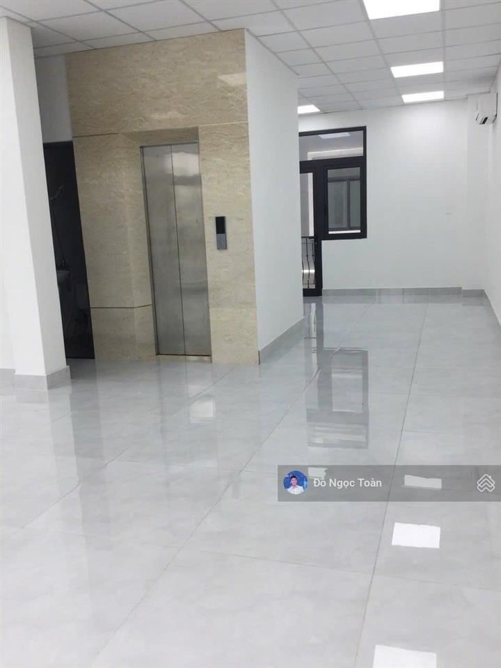 Cho thuê nhà phố 144m2 5 tầng tại vinhomes grand park  giá 40tr/tháng.